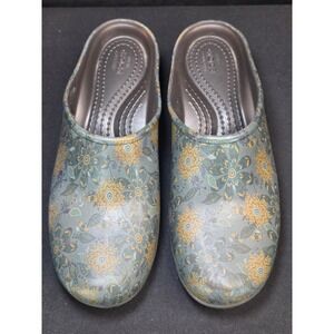 Crocs Cypress Women 6 Floral Mandala‎ Print Clogs Mules Teal Gold Brown 203764